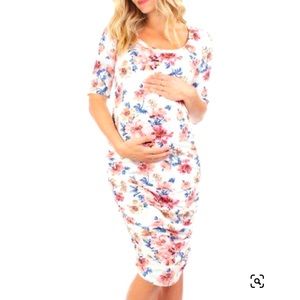 Beautiful, BodyCon Floral Ruched Maternity Dress - Size Large.